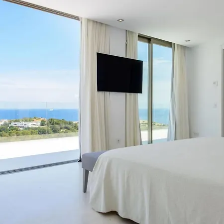 Avinguda Cap Martinet Illes Balears * Talamanca (Ibiza)